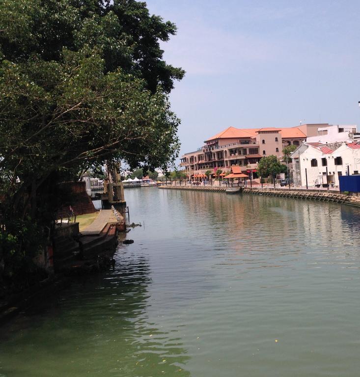 Relax & Chill At Malacca River Екстериор снимка