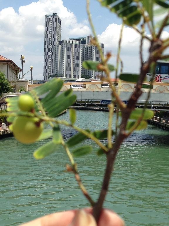 Relax & Chill At Malacca River Екстериор снимка